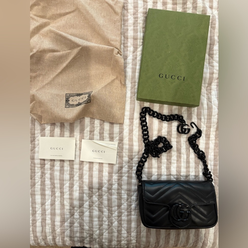 Brand new full inclusion Gucci belt bag see date code